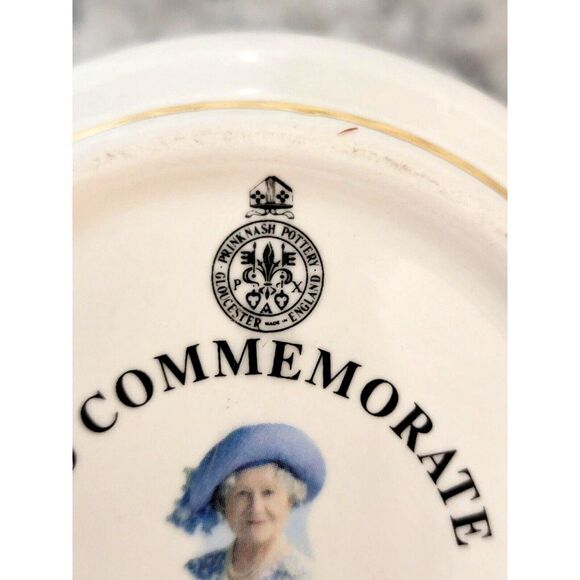 Queen Elizabeth Abbey Pottery Commemorate 100th Bday Dish 2000‎ 24K Gold Decor - Picture 6 of 9